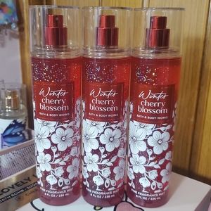 3 FULL BATH & BODY WORKS MISTS